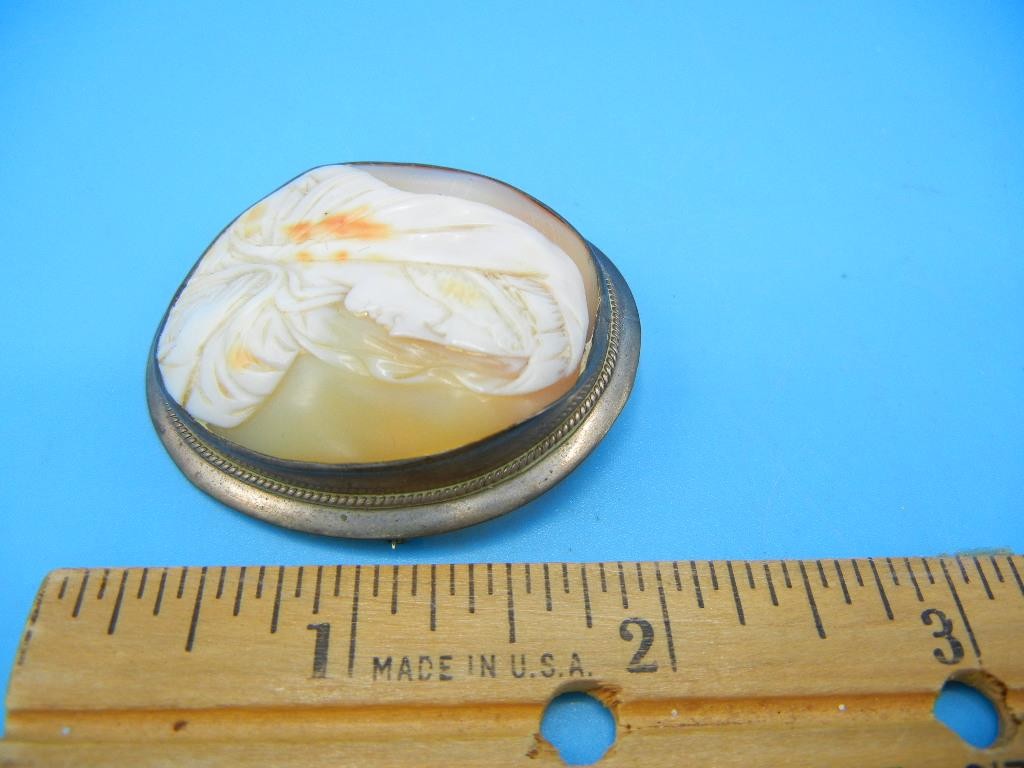 Antique or Vintage Cameo Brooch Pin Pendant Carved Shell Virgin Mary Madonna