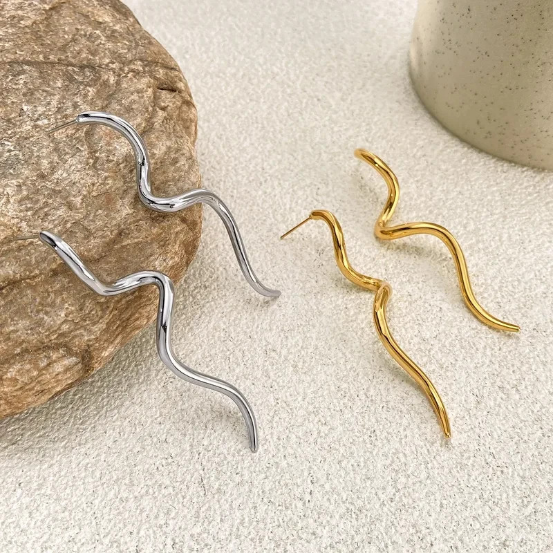 Ladies Retro Snake Stud Earrings Gold or Silver Costume Jewellery