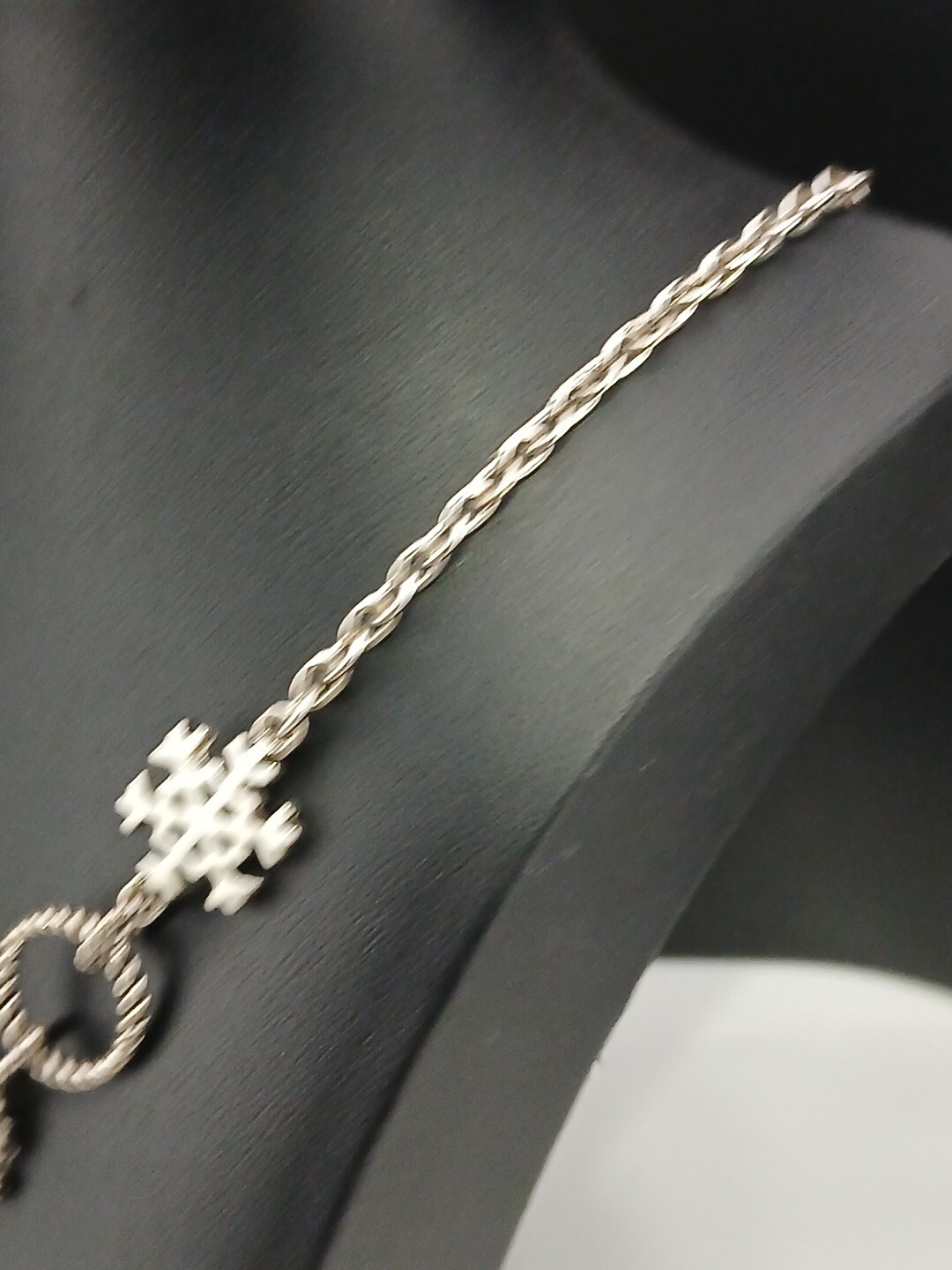 Winter Wonderland Silver tone snowflakes enamel & faux pearls necklace