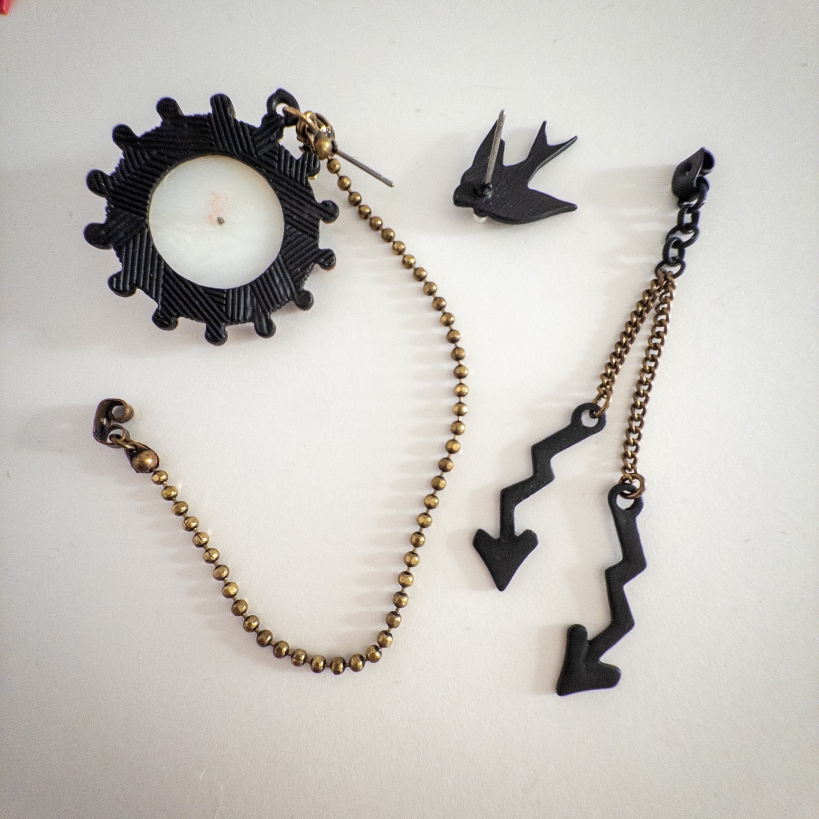 Betsey Johnson Alice Wonderland Clock Arrows Bird Crystal Mismatch Earrings