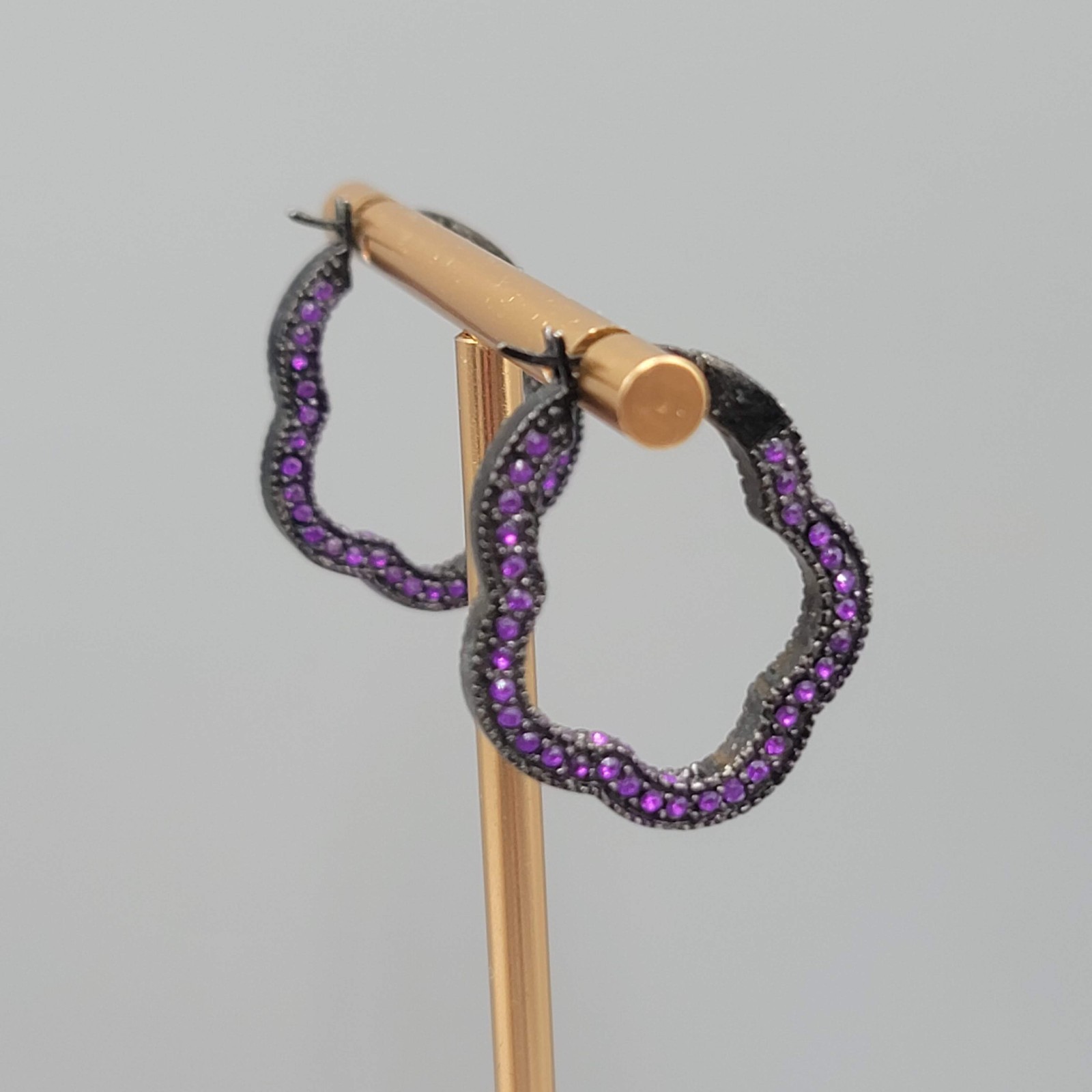 Scallop Hoops Purple Crystal Pierced Earrings Black Enamel Drop 1 1/8″