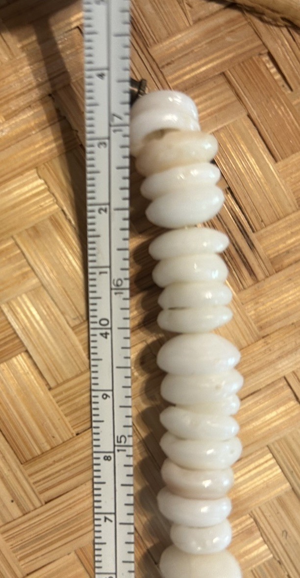 VTG Authentic 17” 30g Puka Shell Hawaii Barrel Closure Surfer Necklace Natural