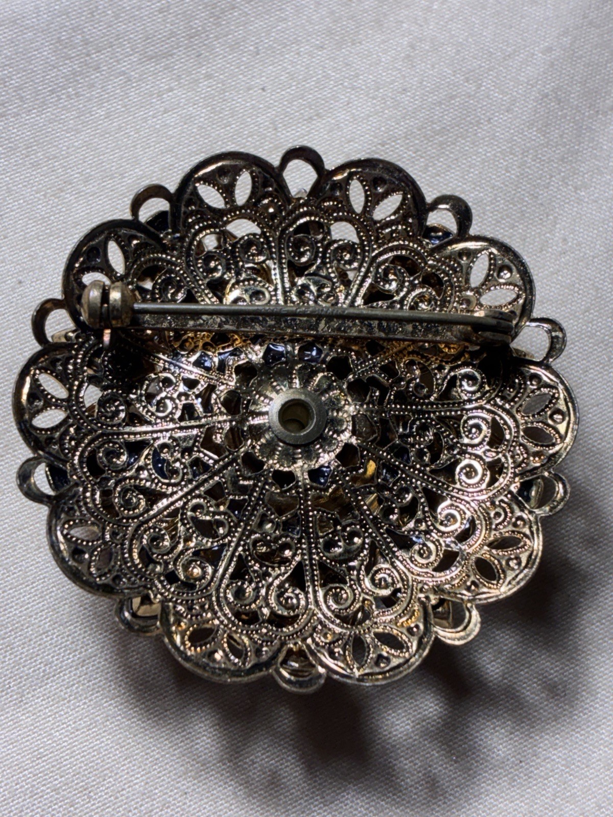 Vintage Layered Filigree Emerald Olivine Rhinestone Faux Pearl Halo Brooch