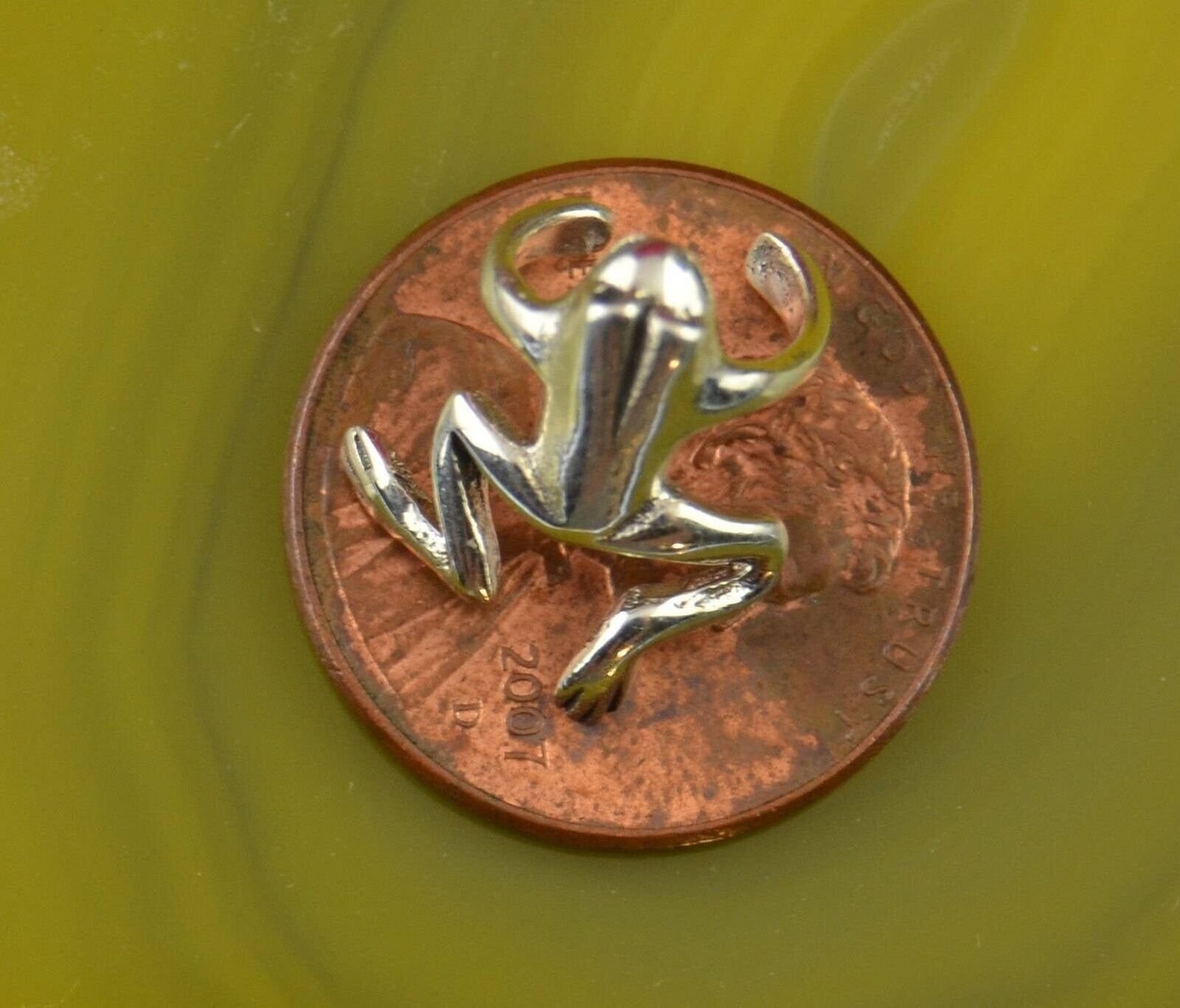 Stunning sterling silver frog cuff earring