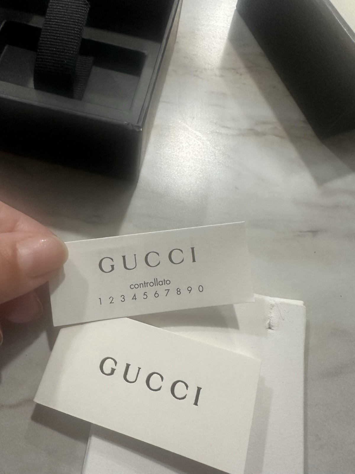 AUTHENTIC GUCCI 925 STERLING SILVER HOOP EARRINGS MSRP $650 MADE IN ITALY
