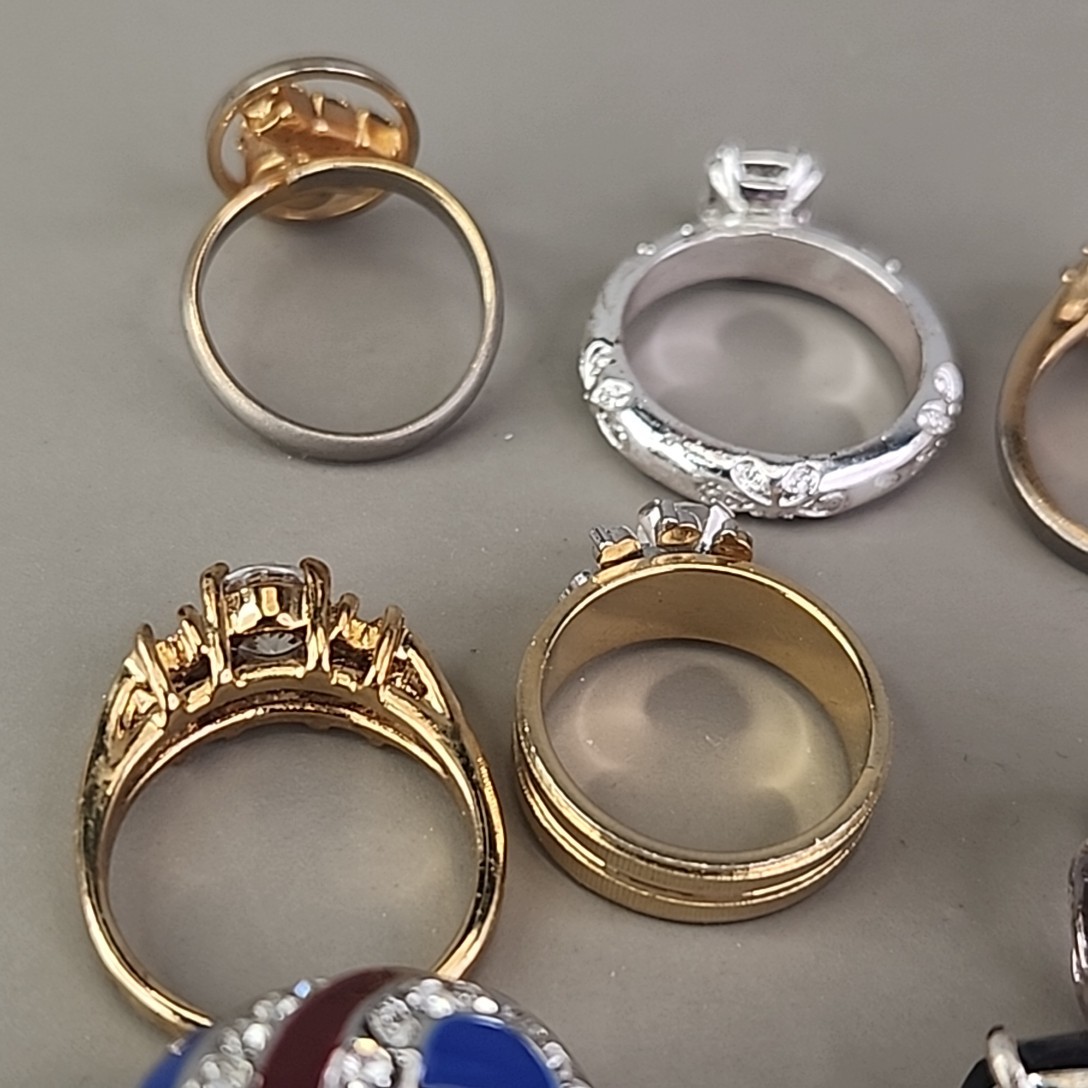 Ring Lot of 16 Rhinestones Multi Tone Various Sizes 6-8