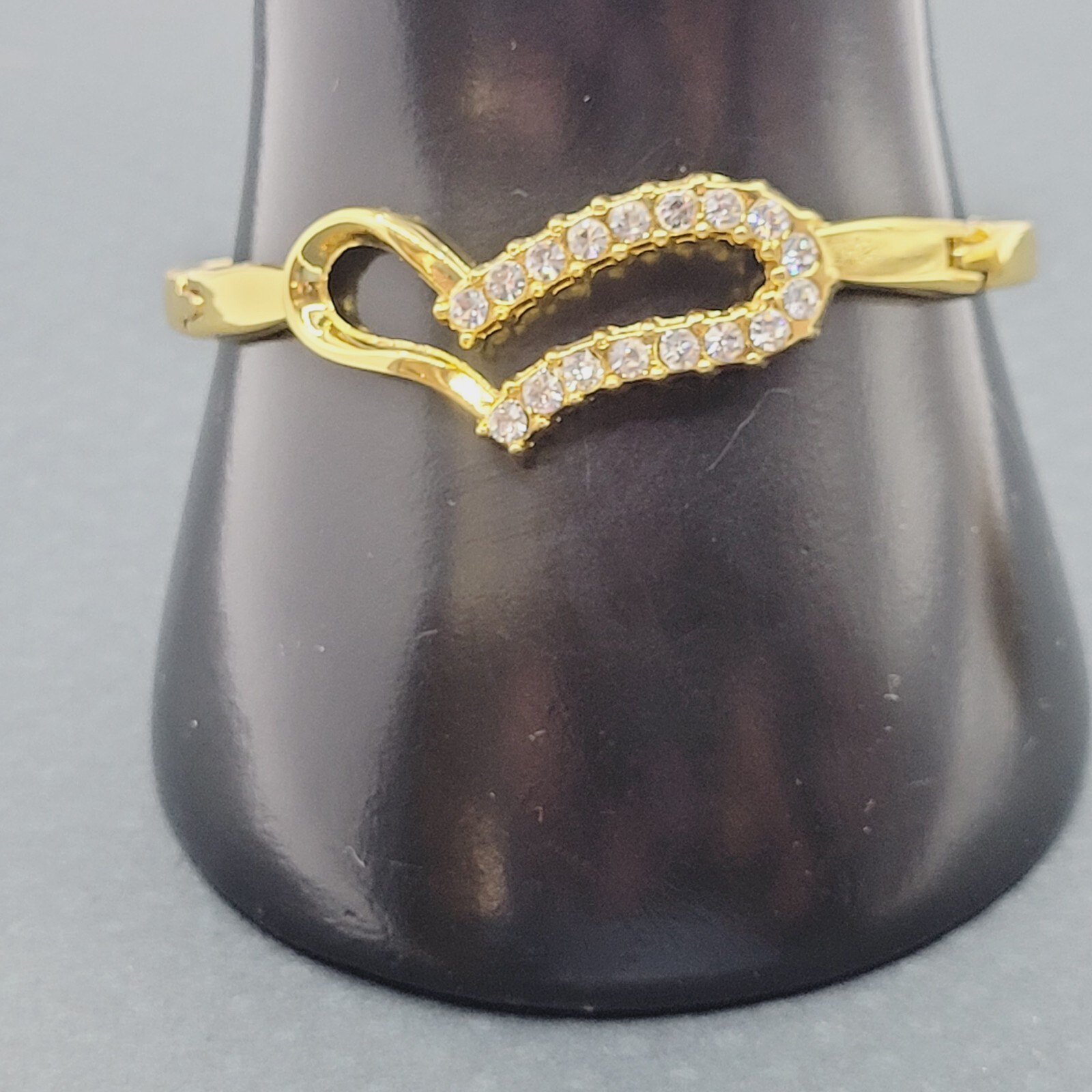 Austrian Crystal Rhinestones Modern Art Deco Heart Bracelet Gold Tone 8 Inch