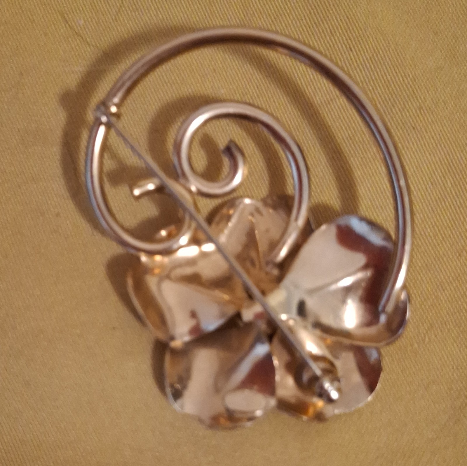 Silver Tone Flower Brooch Pin Floral Swirl Metal No Stone Flowers & Plants