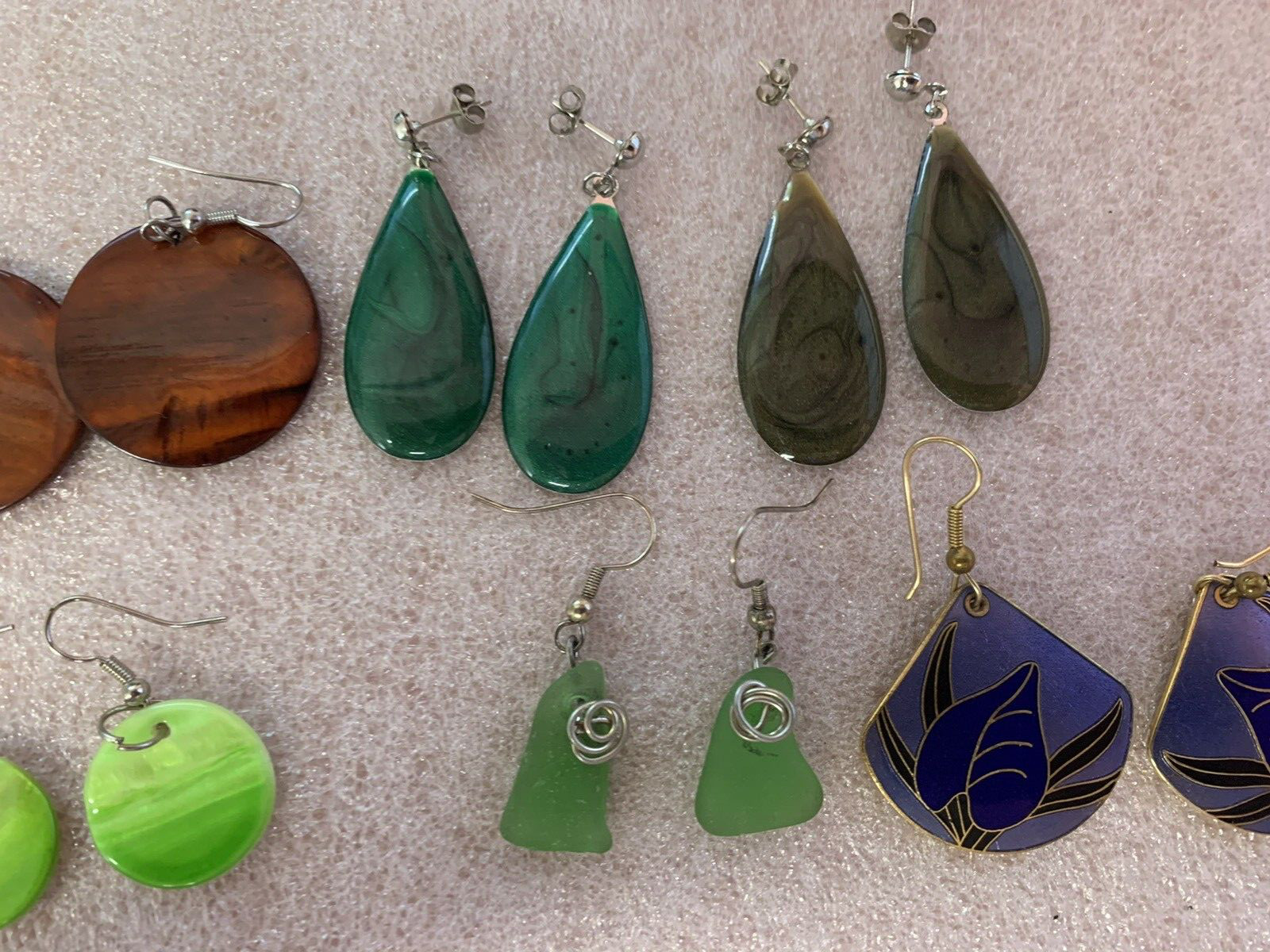 8 Pair Earrings Great Assortment Beads Dangles Dressy Casual
