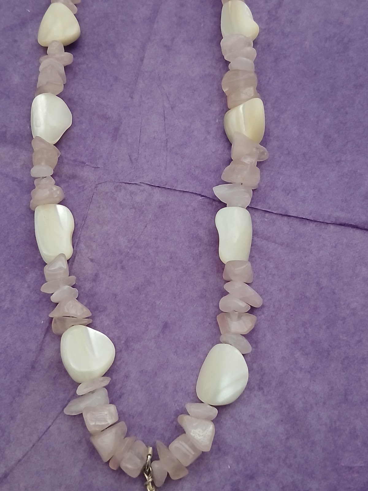 Pink Quartz Chip Beaded Necklace 18″ Mother of Pearl Round Pendant Charm