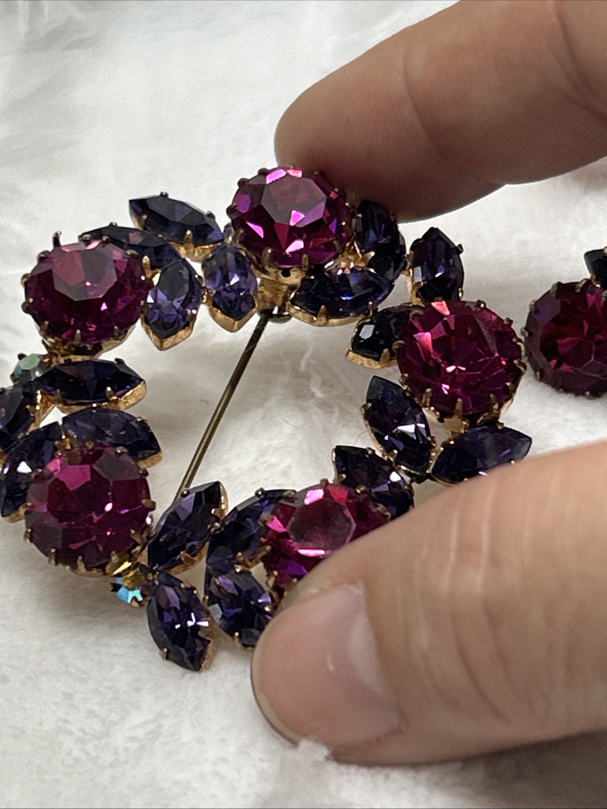Vintage Fuchsia Purple Rhinestone Wreath Brooch Earring Set Demi Parure Unsigned