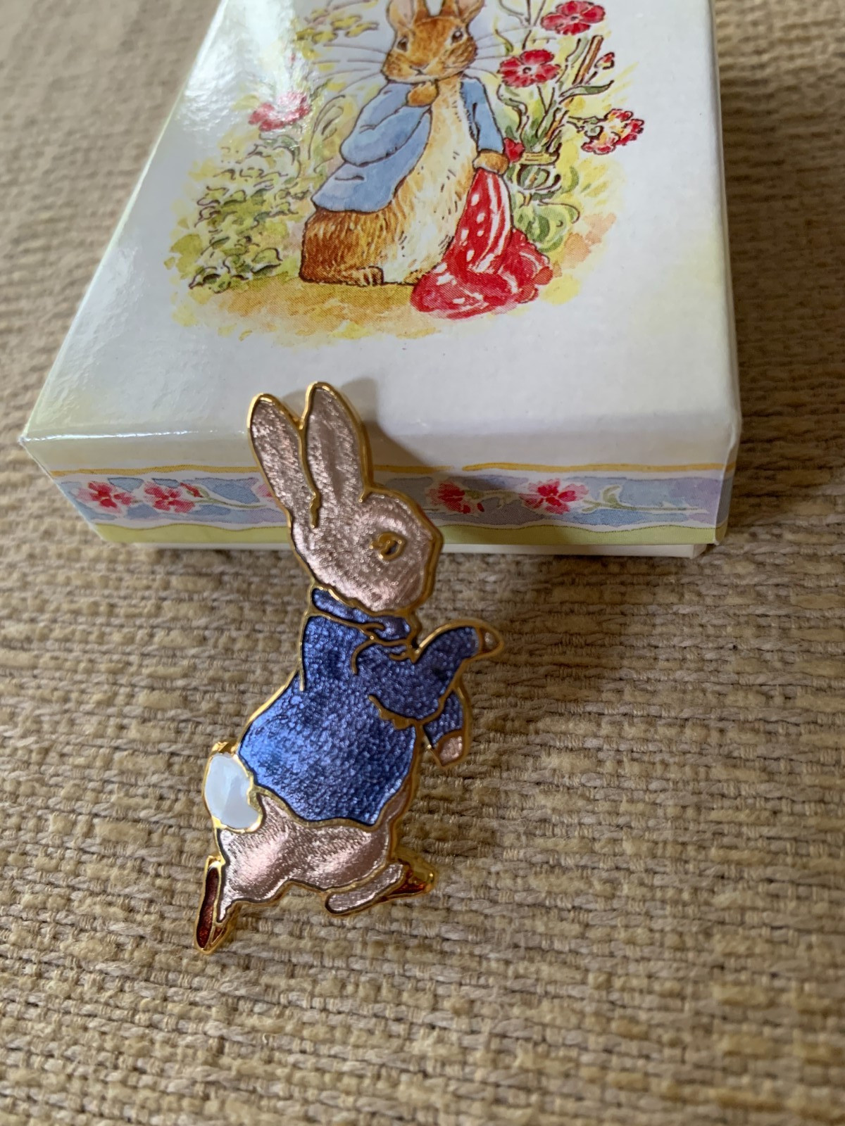 Beatrix Potter Peter Rabbit Enameled 22k Gold Plated Brooch by Fish Crown 1992