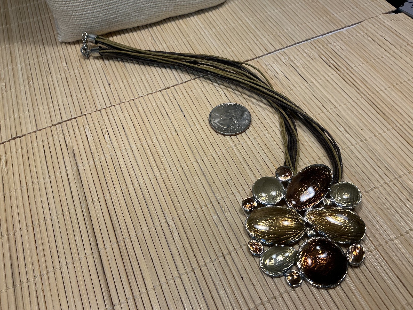 Fashion Necklace Silver Tone Enamel Copper Olive Green Cord Pendant Lot 103C