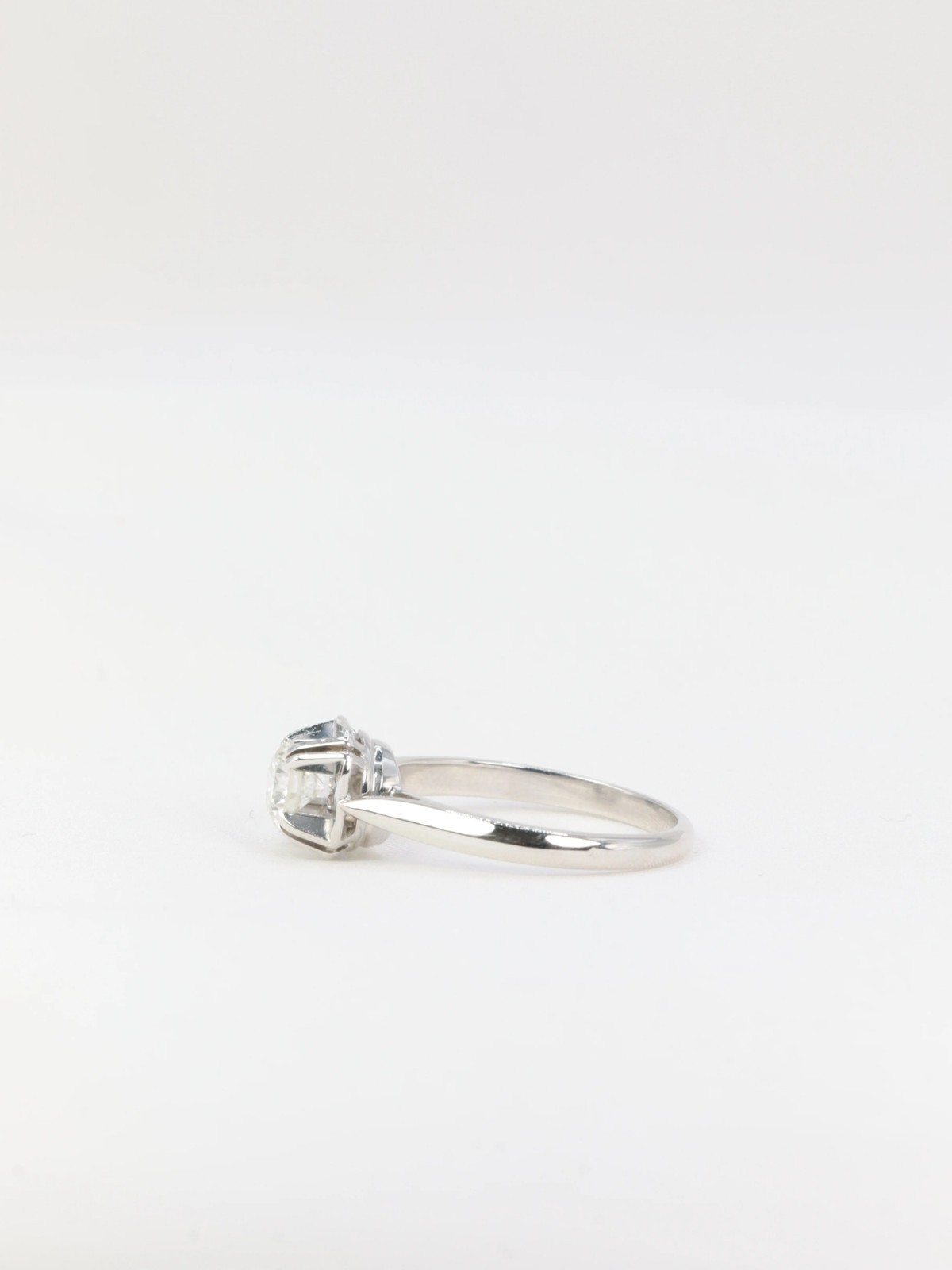 Art Deco solitaire ring in white gold and 0.5ct diamond