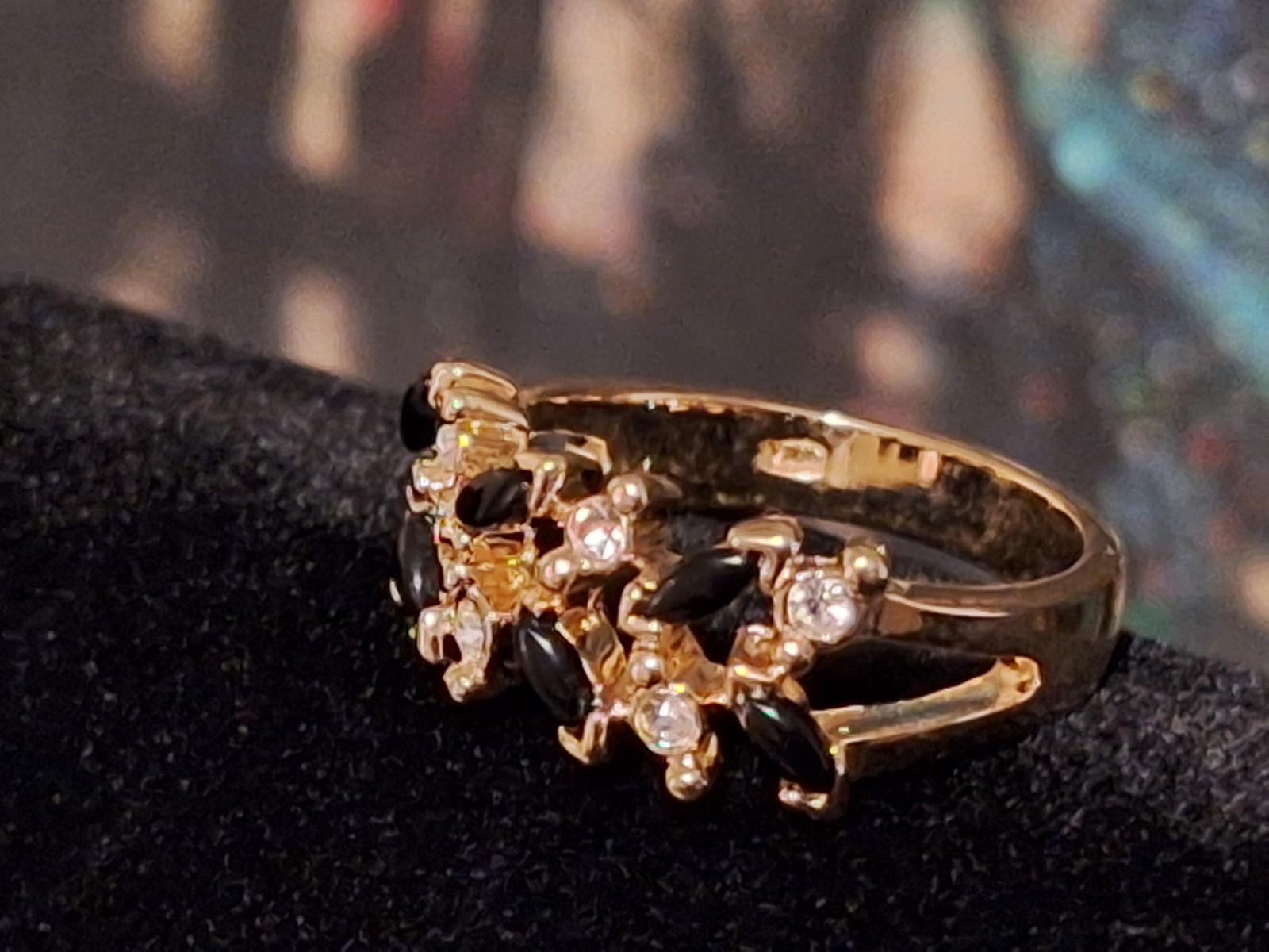 Gold Tone Filigree Ring Band Clear & Black Unknown Stones