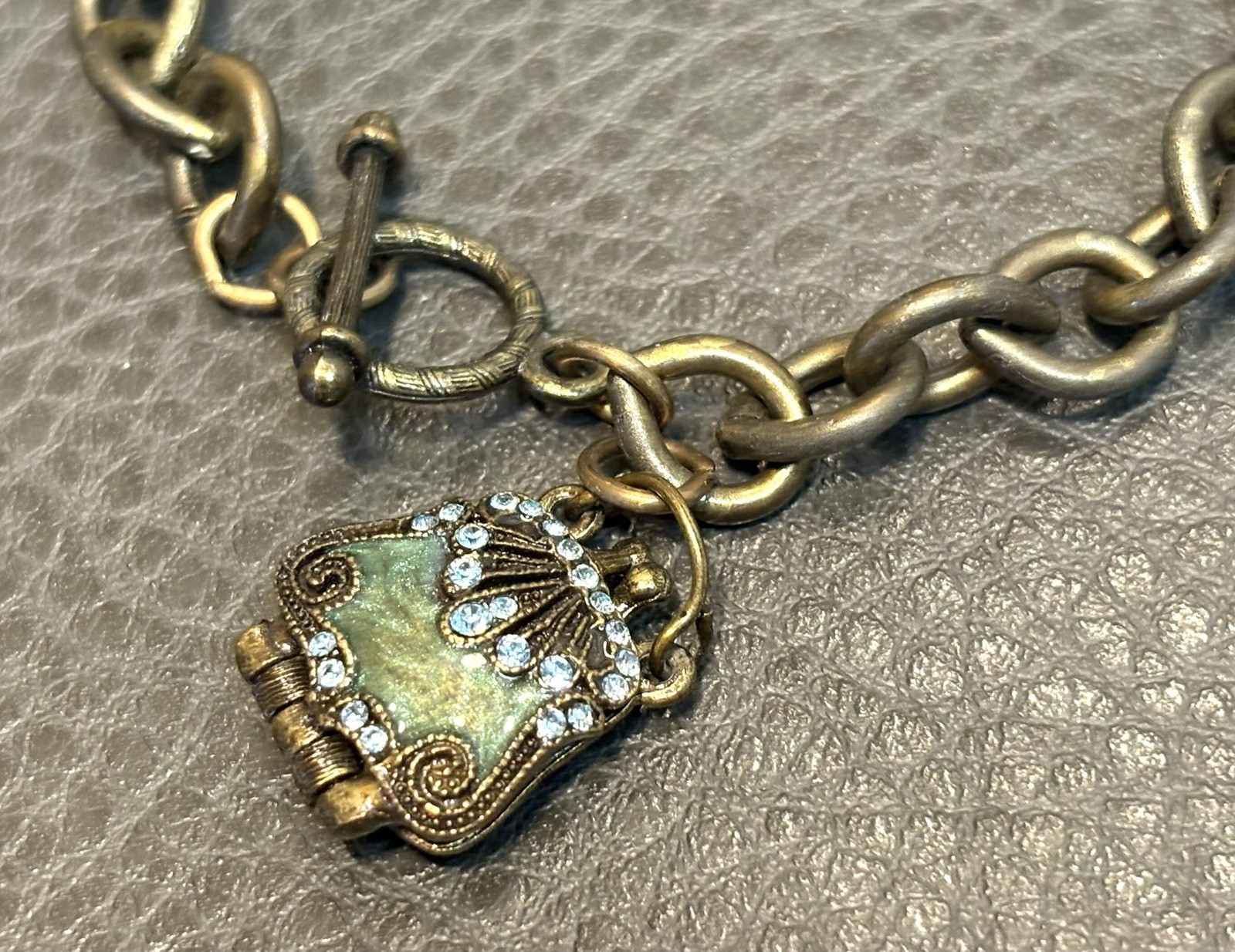 VTG Victorian Style Dark Metal Enamel Purse Rhinestone Locket Charm Bracelet