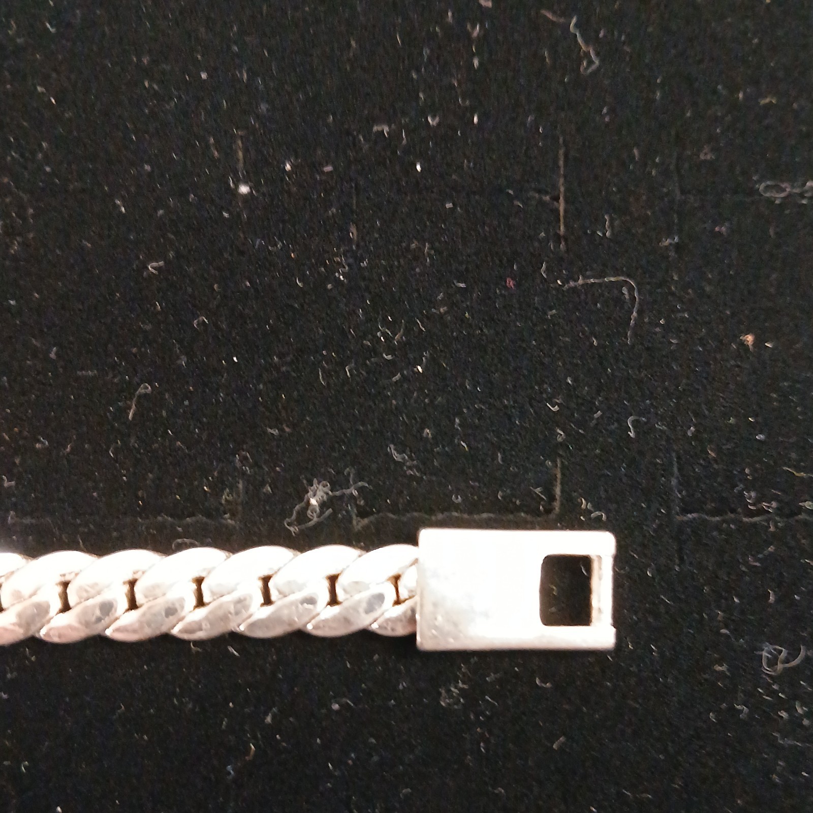 Silver Cuban Stile Brazalet Whit Rodium Plate.