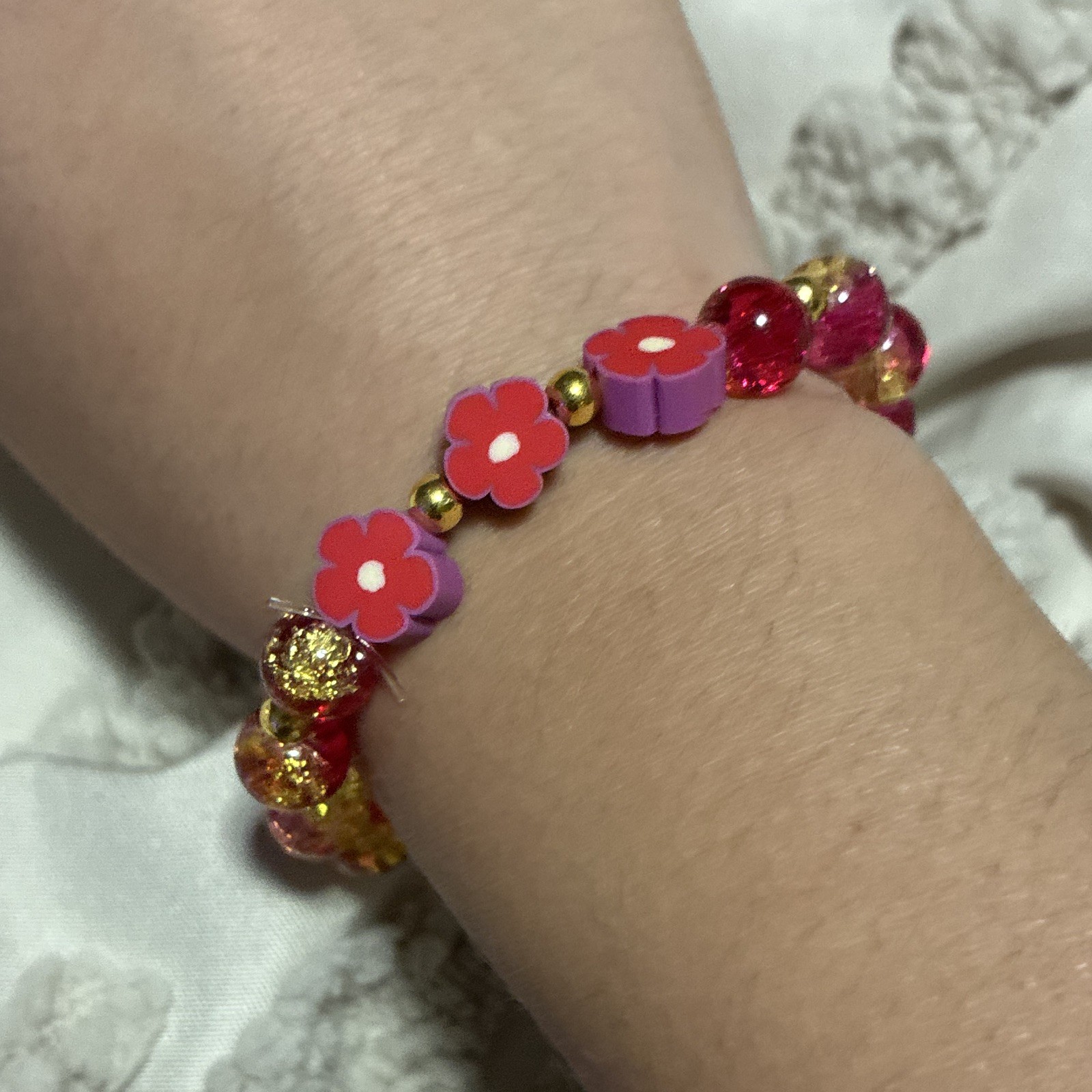 Red Gold Purple Plastic Beaded Stretch Charm Bracelet Flower Beads, No Stone