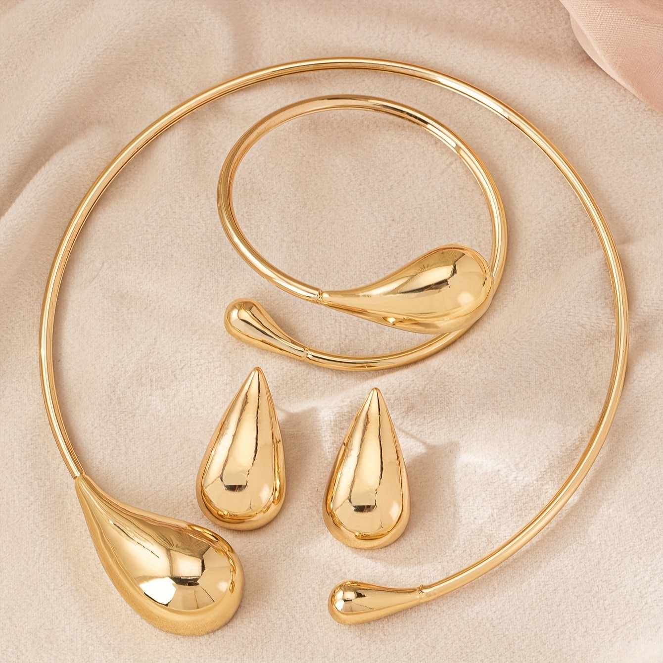 Women’s Vintage Teardrop Jewelry Set Necklace Bracelet Earrings 3-Piece Alloy