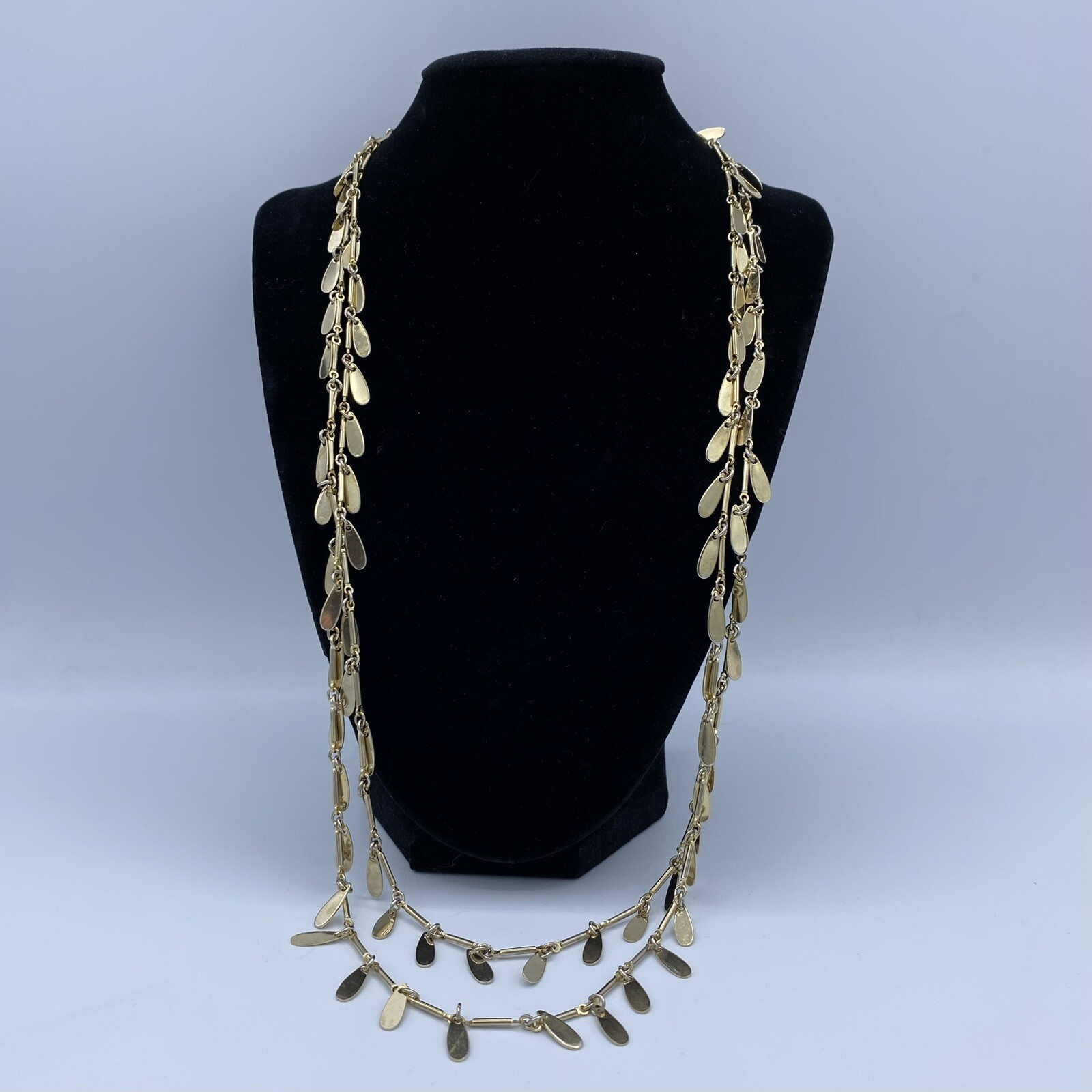 Costume Jewelry Gold Tone Small Oval Charms Long Chain Necklace Preowned No Mark