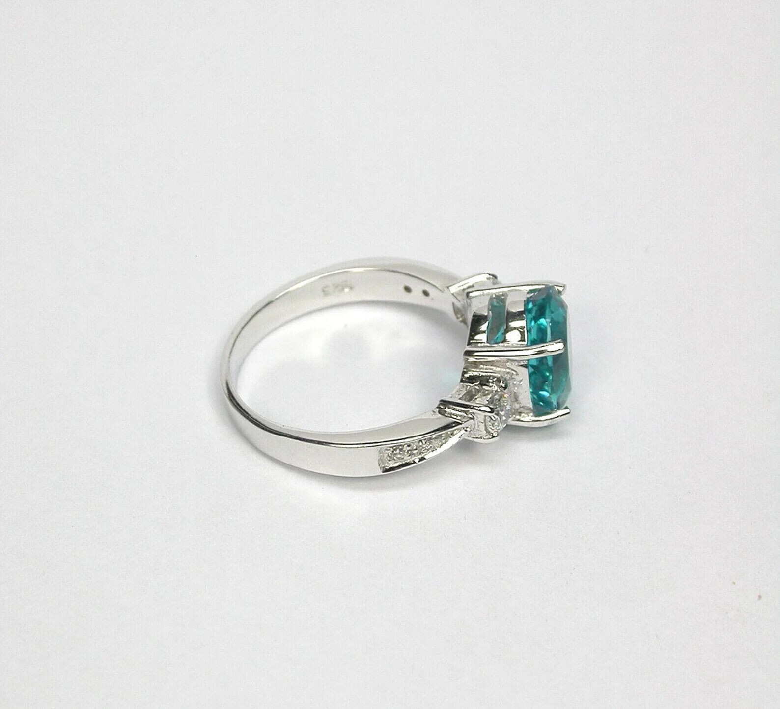 NATURAL 3.4 BLUE PARAIBA TOURMALINE HANDMADE OVAL CUT SIDE ZIRCON RING SIZE 7.25