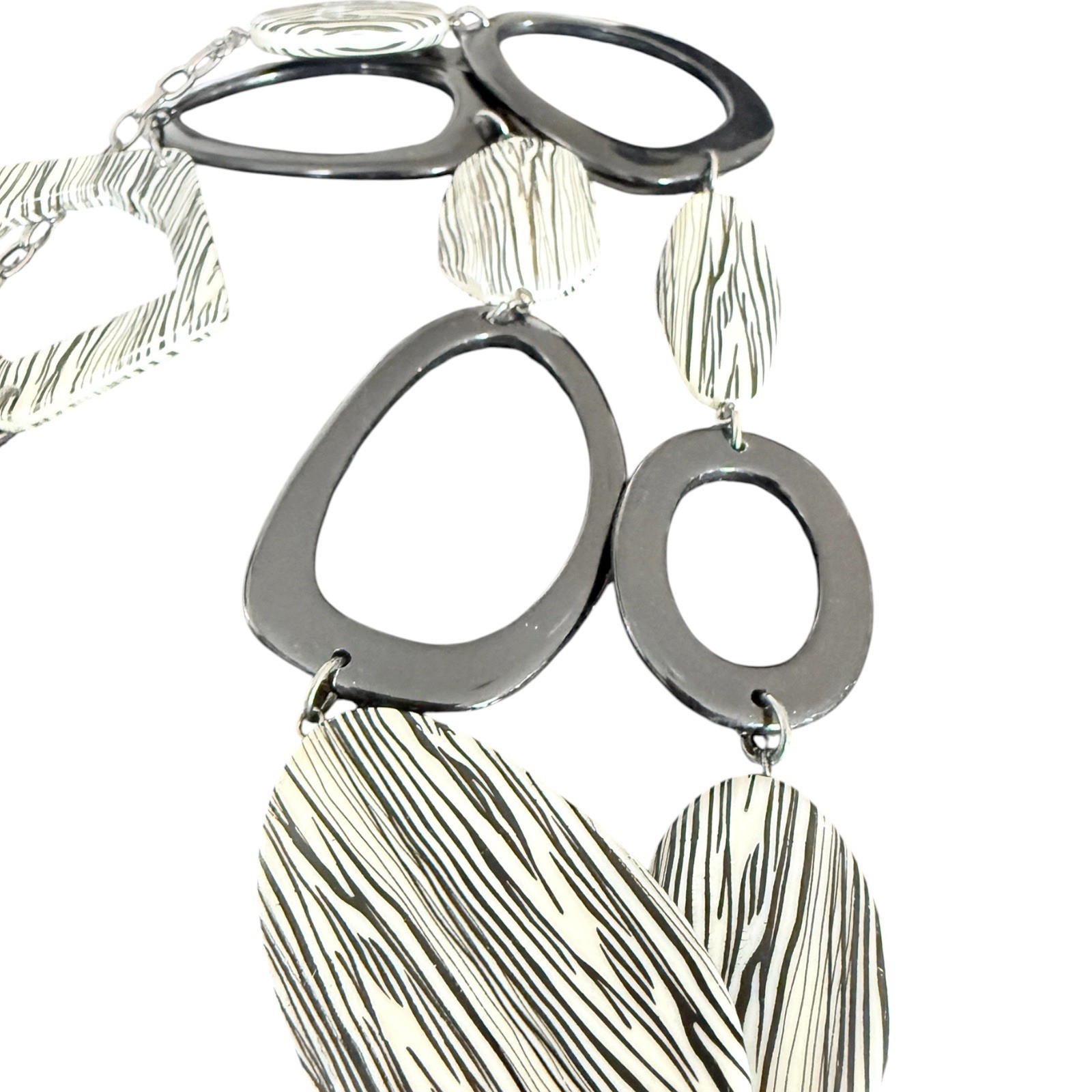 Chico’s Geometric Abstract Link Statement Necklace Silver Tone Black White Resin