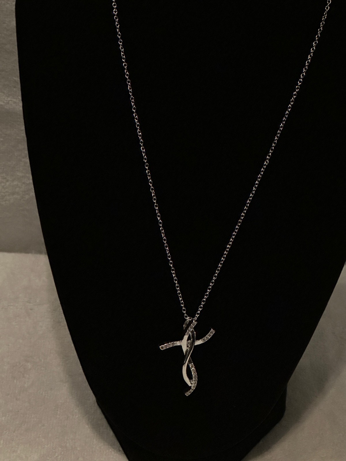 925 Sterling Silver Cross Pendant Womens Necklace New With Out Tags NWOT