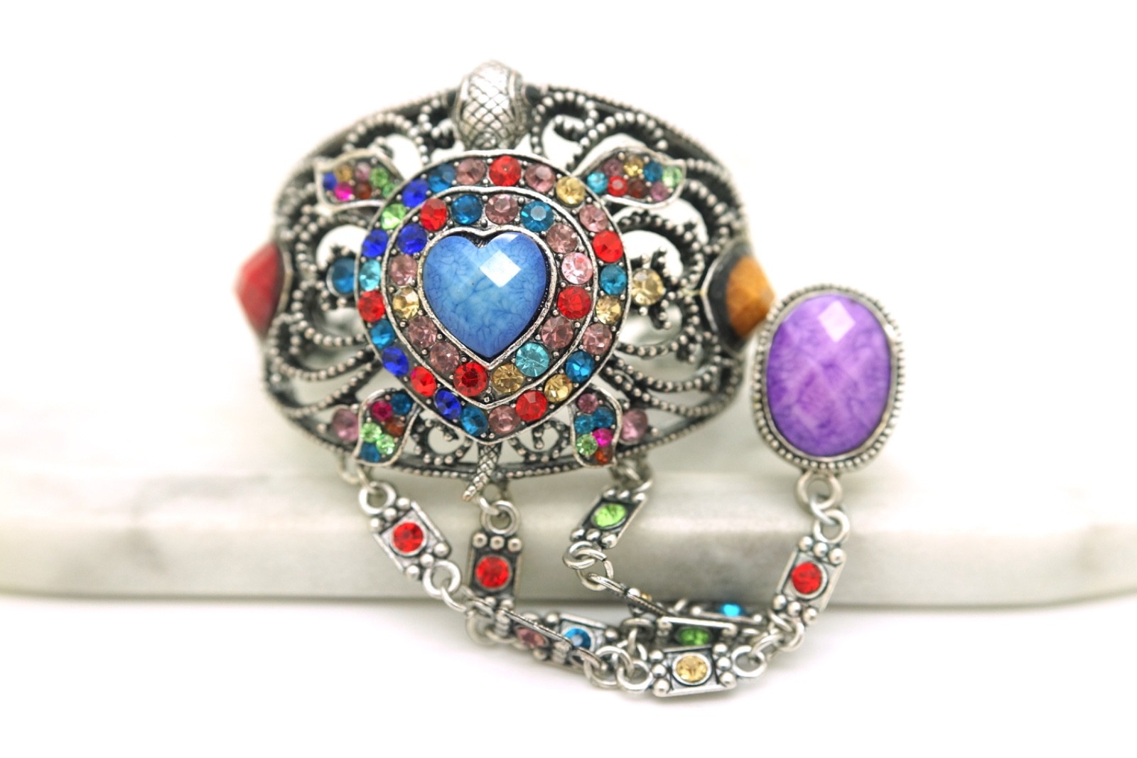 Turtle Heart Hinge Bracelet Women’s ONE SIZE Slave Ring Attached NEW