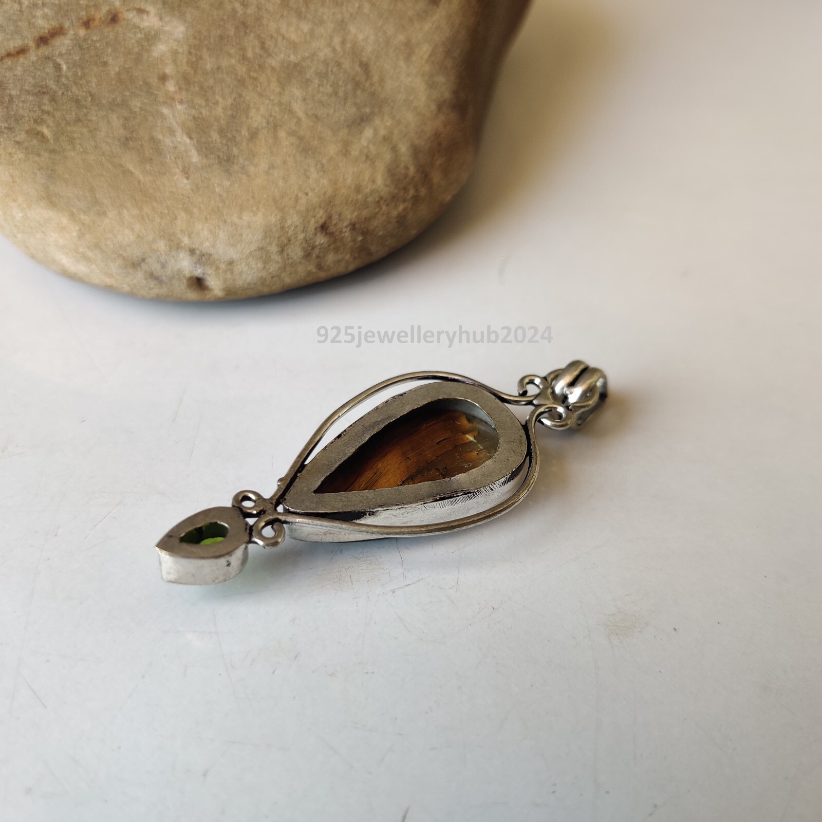 Natural Tiger Eye Gemstone Pendant 925 Sterling Silver Designer Pendant PG5915