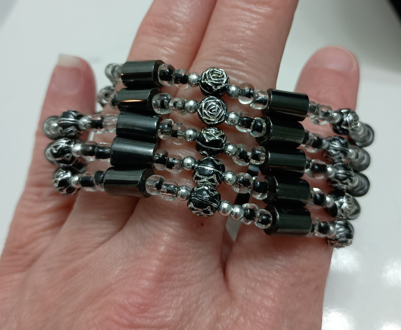 Women’s Black Magnetic Beaded Necklace/Bracelet * 34 Inches Interchangeable