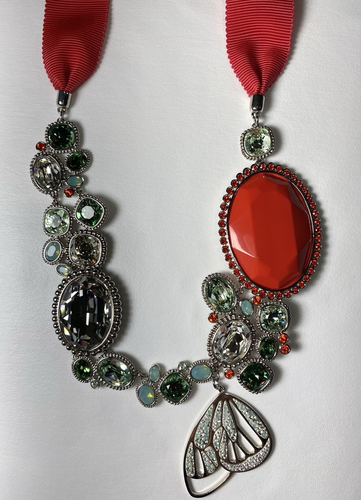 Beautiful Swarovski Crystal Necklace! Brand New!