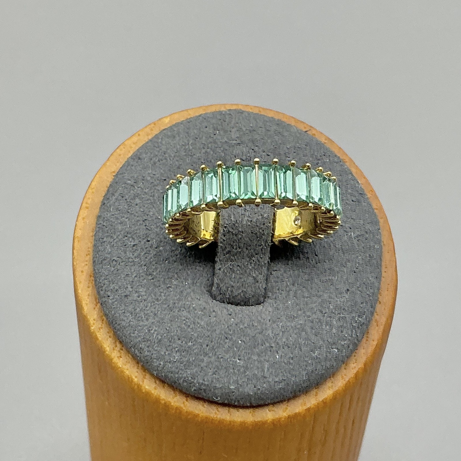J.Crew Ring Size 6 Gold Tone Green Baguette Glass Eternity Band Womens Fashion
