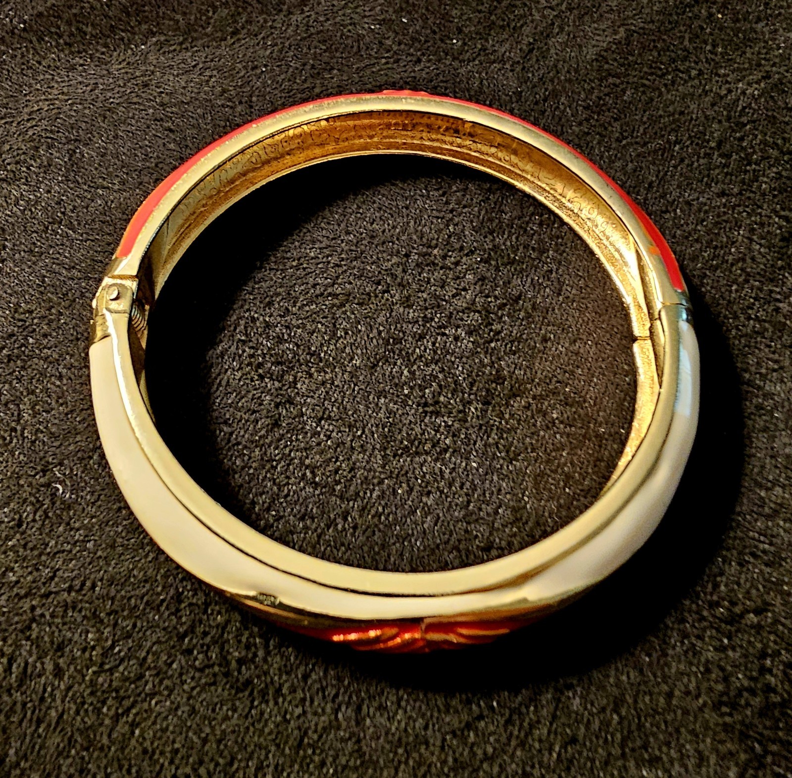 Jin Long Xing Red White Enamel Gold-Tone Hinged Bangle Bracelet Signed
