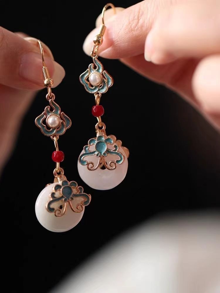 Chinese Style Butterfly Dangle Earrings Hanfu Qipao Womens Elegant Jewelry