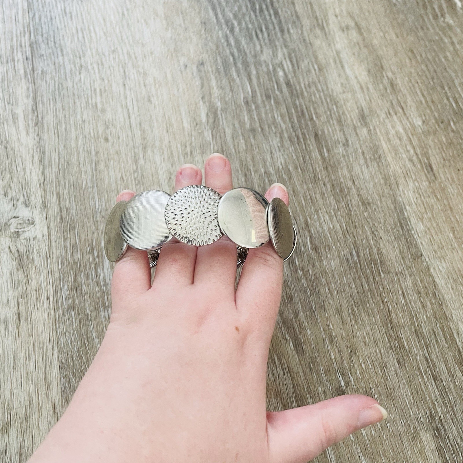Silver-Tone Textured Disc Stretch Bracelet – Women Jewelry