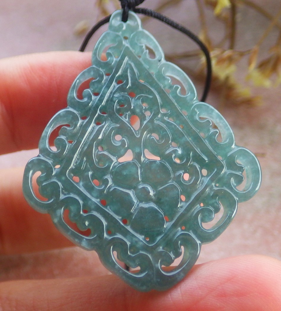 1Pcs Icy Green Natural Grade 100% A Jade jadeite Pendant Flower Necklace 733000