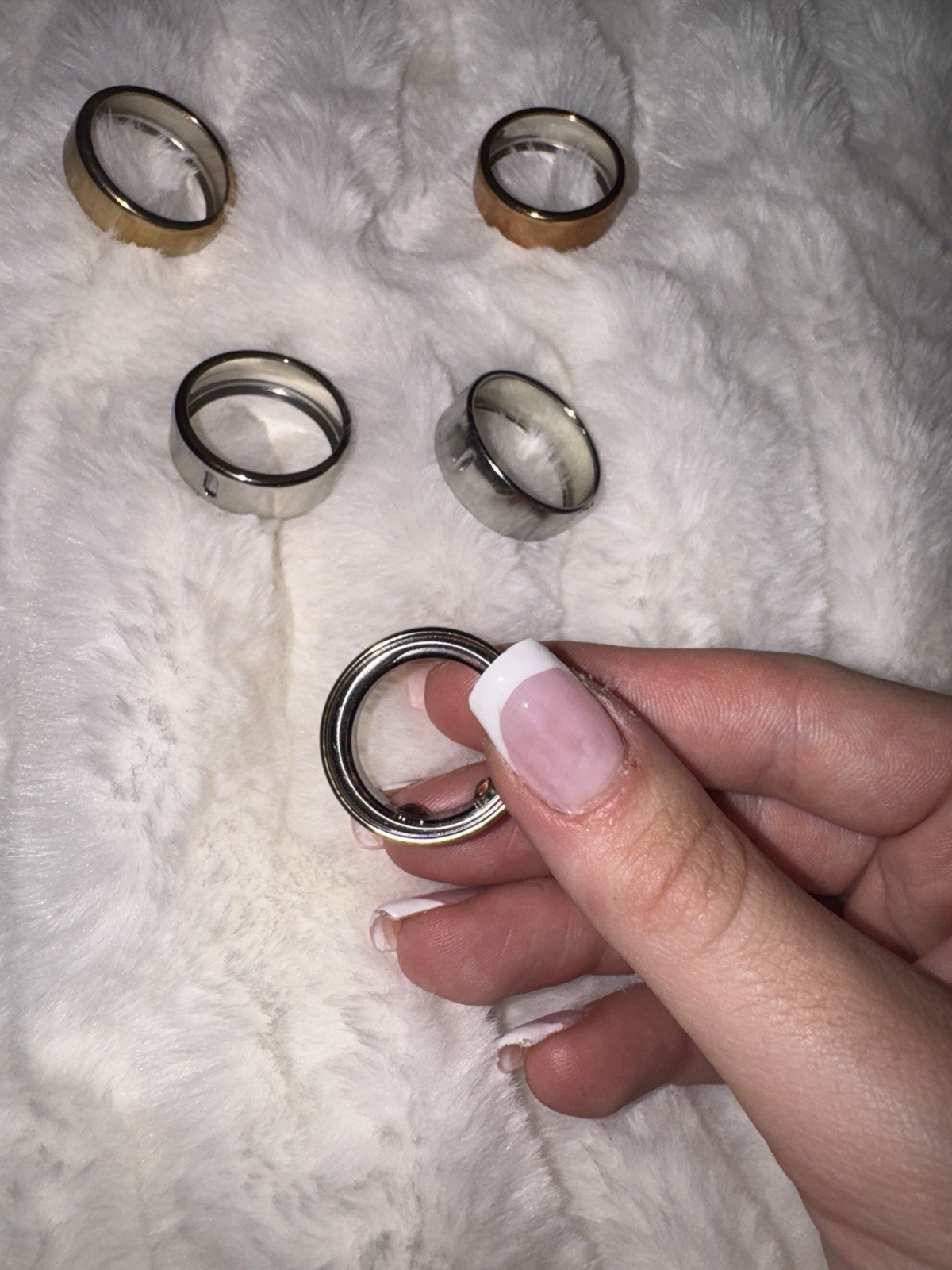 Oura Ring Silver Gen 3 Horizon Size 9 Pre-Owned. Charger and 5 covers included!!