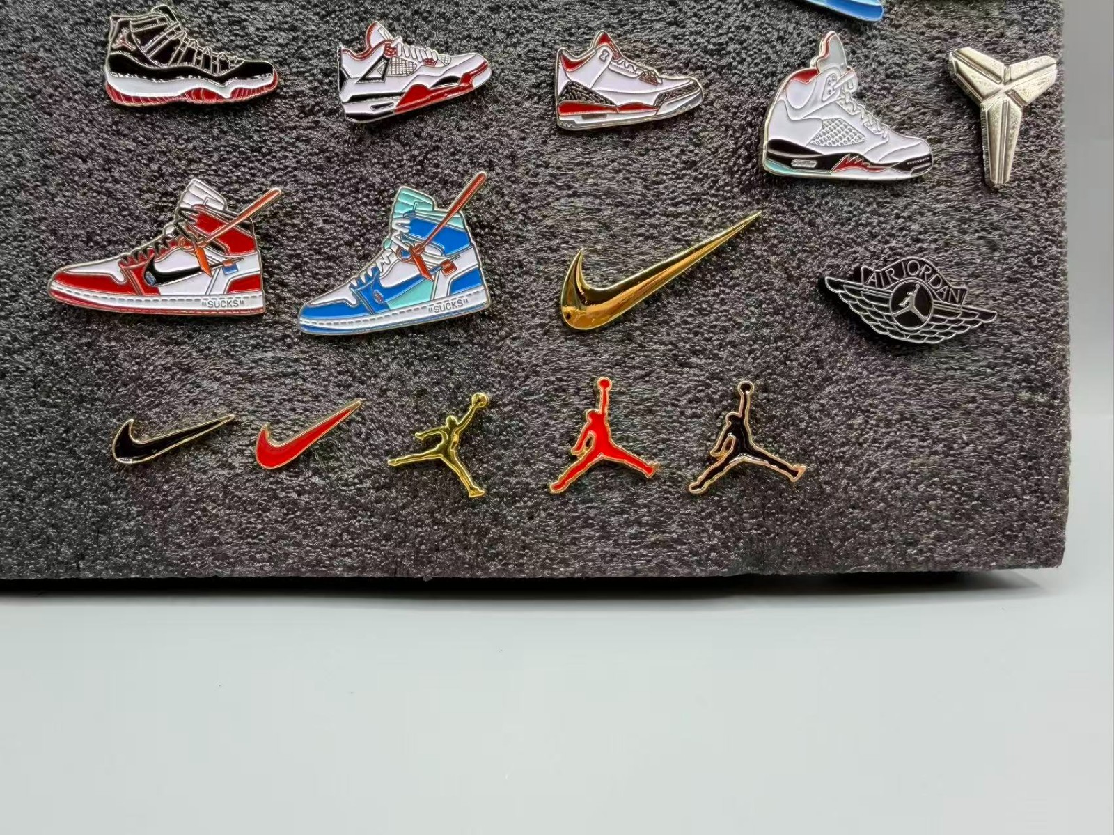 Retro Jordan Sneaker, Jumpman, Air Jordan 1 Metallic Lapel Pin*Cap*Brooches*