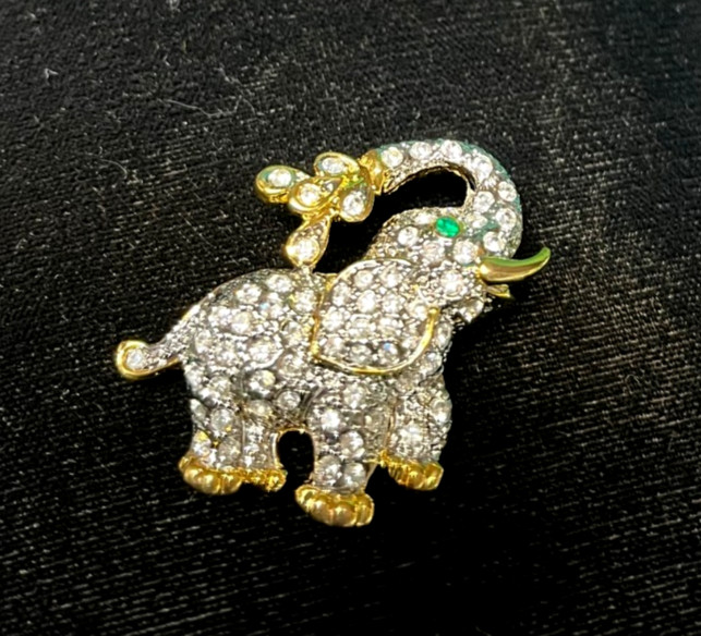 Unique Metal Animal Pins, Lot of 7, Elephants (3), Leopard, Bull, Donkey, Dog