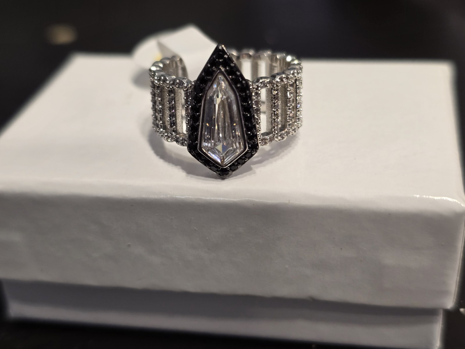 Ring Bomb Party Untamed Ring “Velvet Ambush” Size 7 Rhodium & Hematite Plating