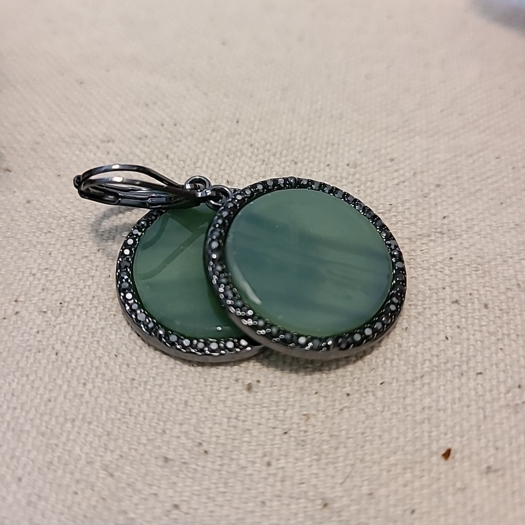 Unknown Brand Elegant Green Dangle Earrings Ladies Pre-Owned Business Casual