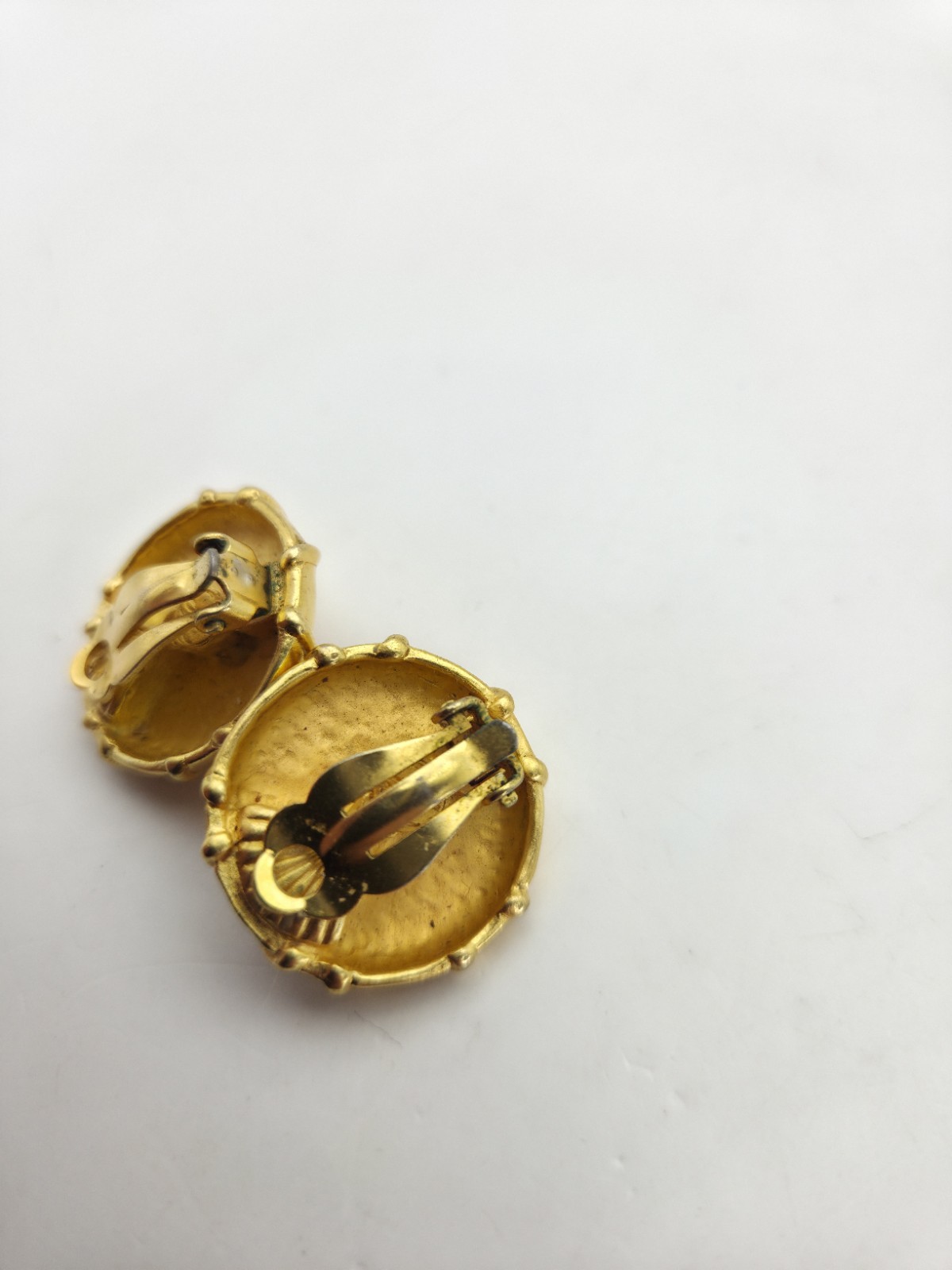 Karl Lagerfeld Chunky Gold Tone Orange Cabs Clip Ons Earrings Designer Signed 1″