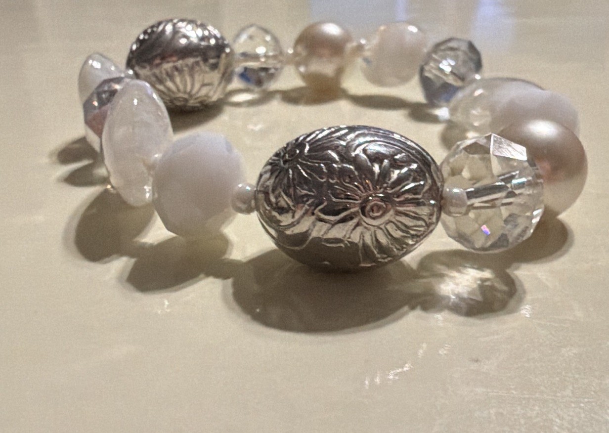 Silver Tone White Clear Glass Beaded Stretch Bracelet Oval Beads Elastic