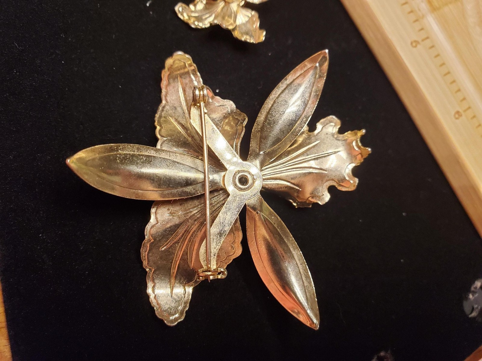 Vintage Orchid Enamel Jewelry Set | Gold-Tone Brooch, Earrings | Lavender & Whit