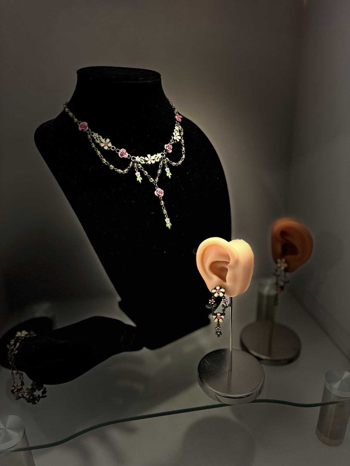 Vintage Avon Fashion Flower 3 Pc Suite Swag Necklace Bracelet Earrings Mint