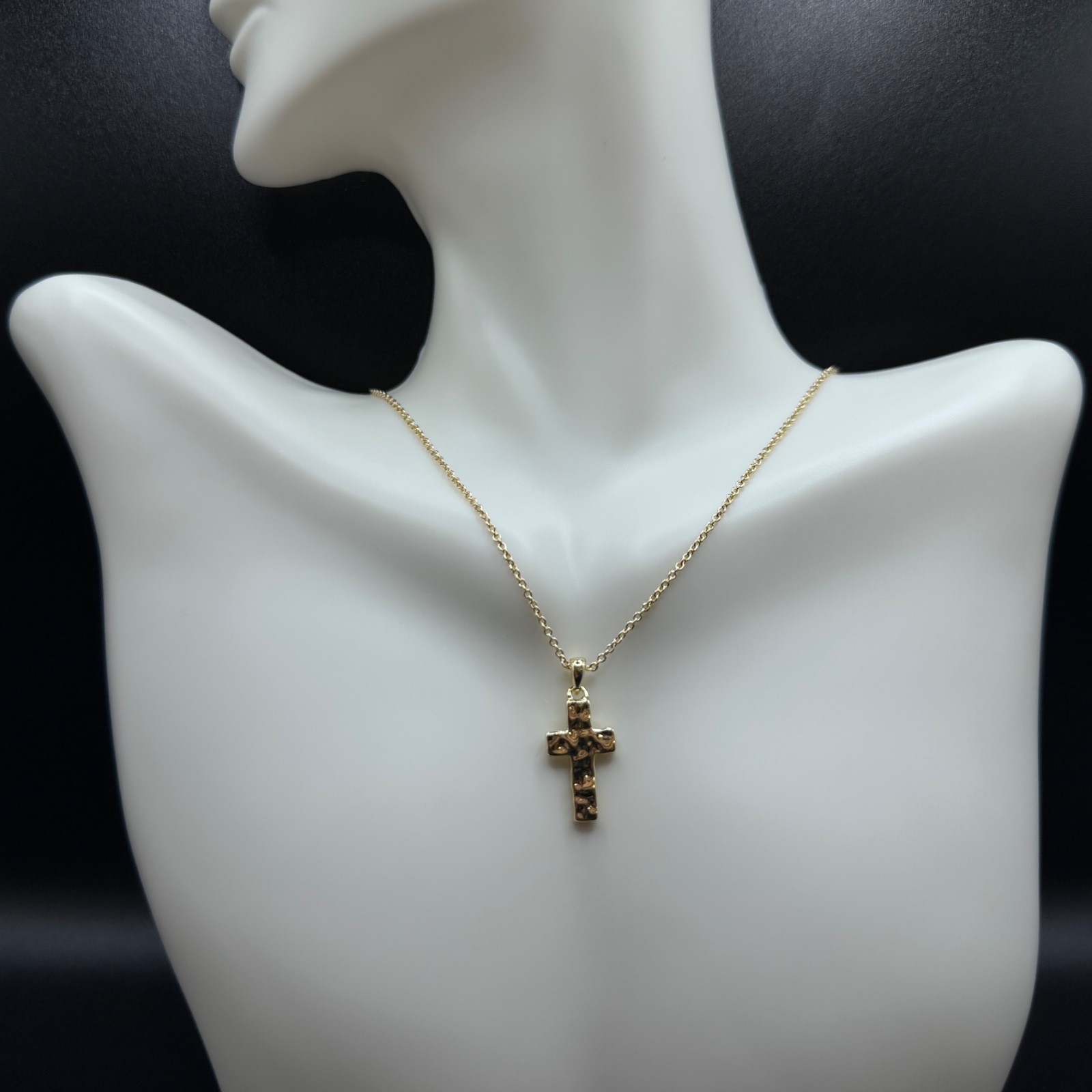 Kendra Scott Hammered Cross Pendant Necklace | Giftable | New, Packaging