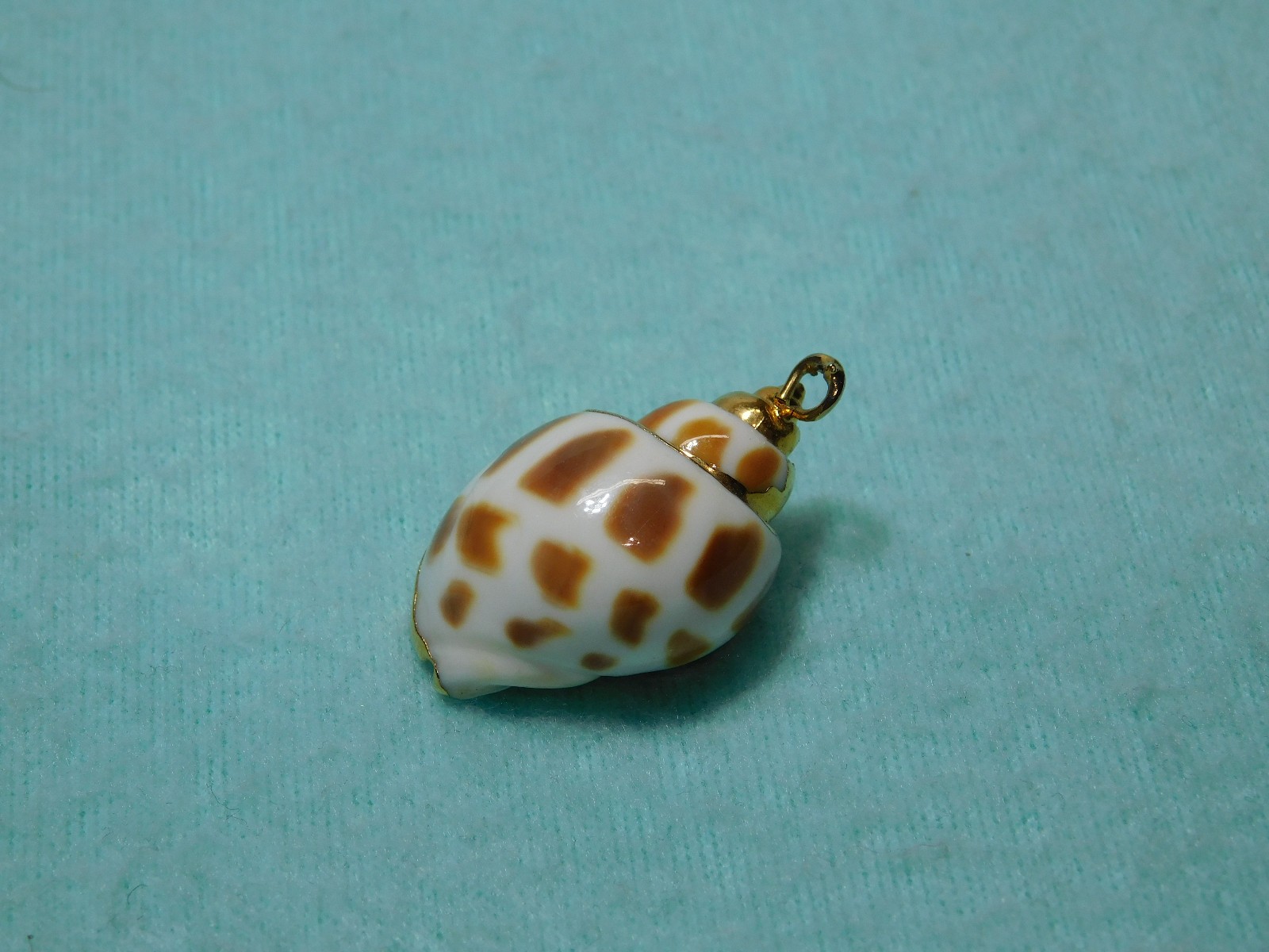 Vintage 1 1/4″ Seashell With Gold Color Trim Pendant in Very Good Cond.