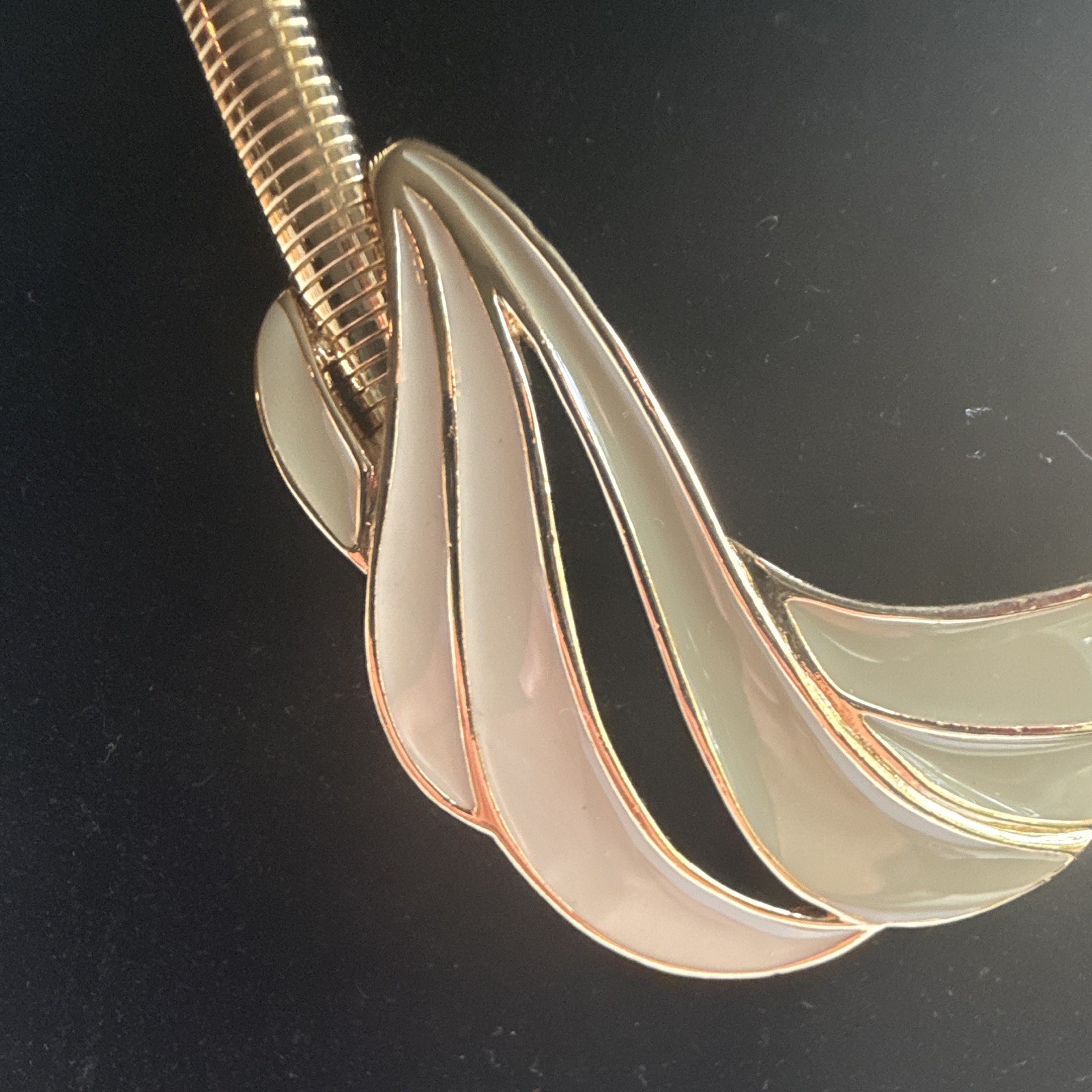 Vintage Trifari Signed Gold Tone Collar Snake 18” (46cm) Necklace