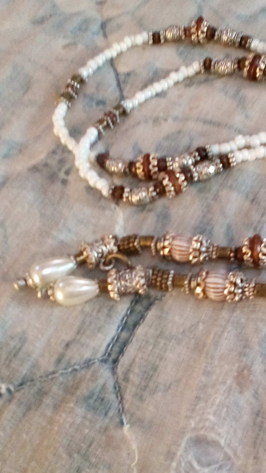 White Gold Brown Beaded Necklace, Ball/Bead Chain, Sim Pearl Teardrop Tassel